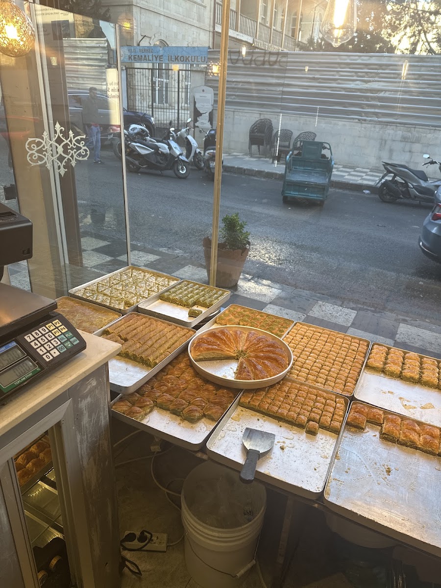 BAKLAVACI İLHAN — fotoğraf