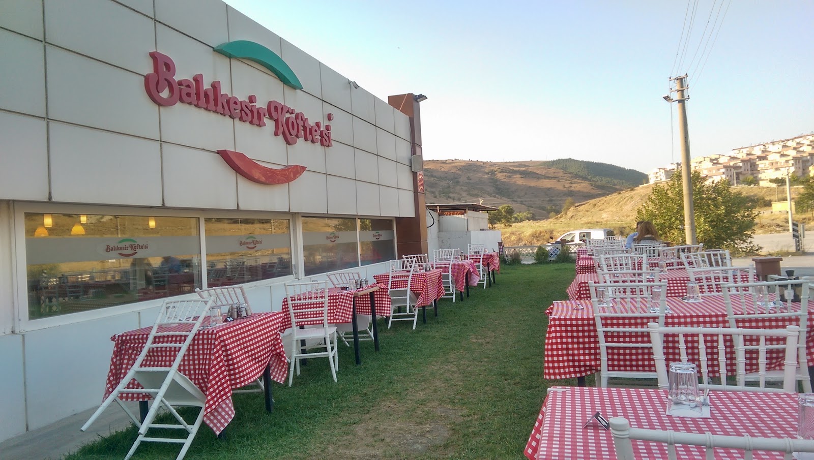 Balıkesir Köfte'si - Edremit yolu — fotoğraf
