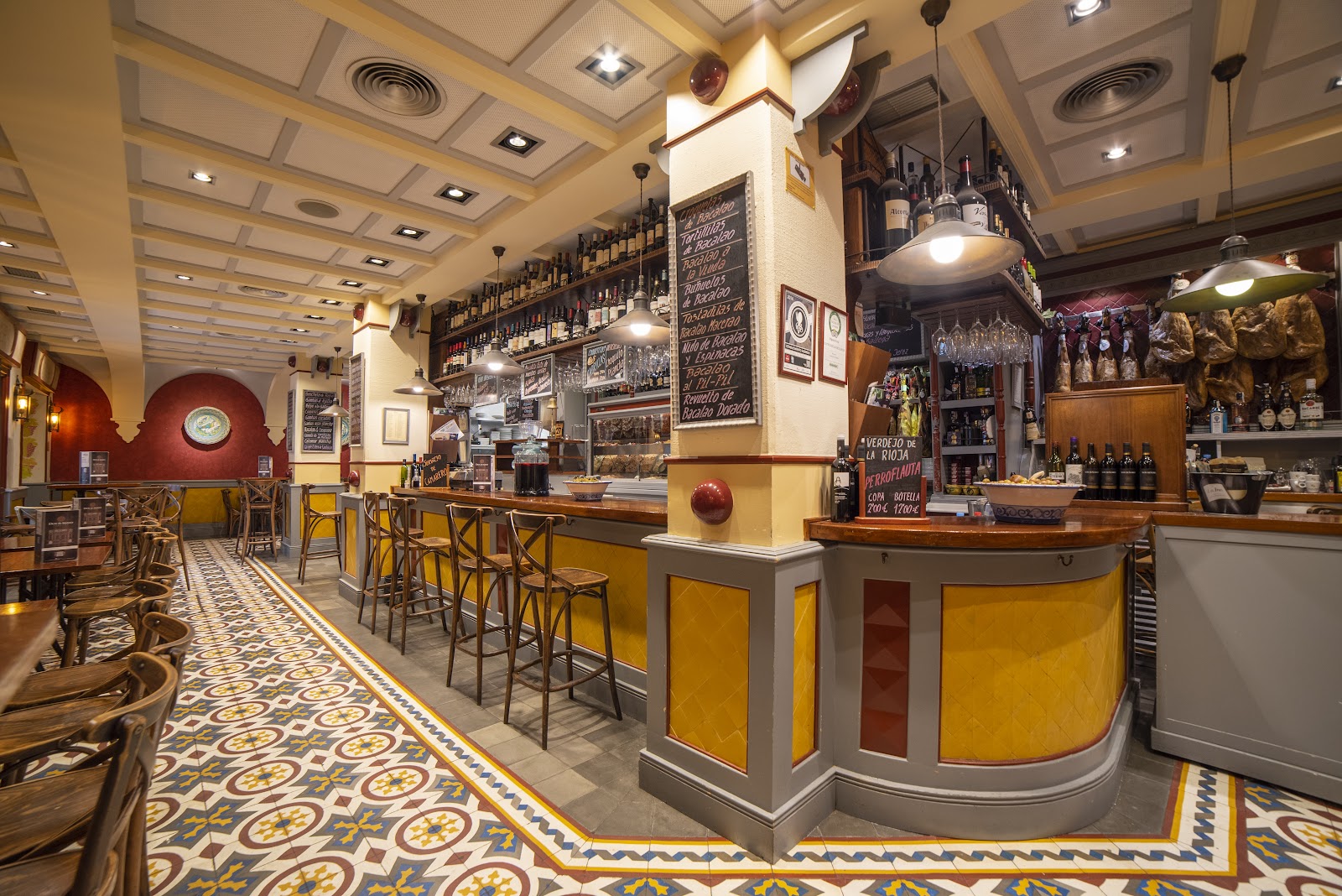 Bar Dos de Mayo — photo
