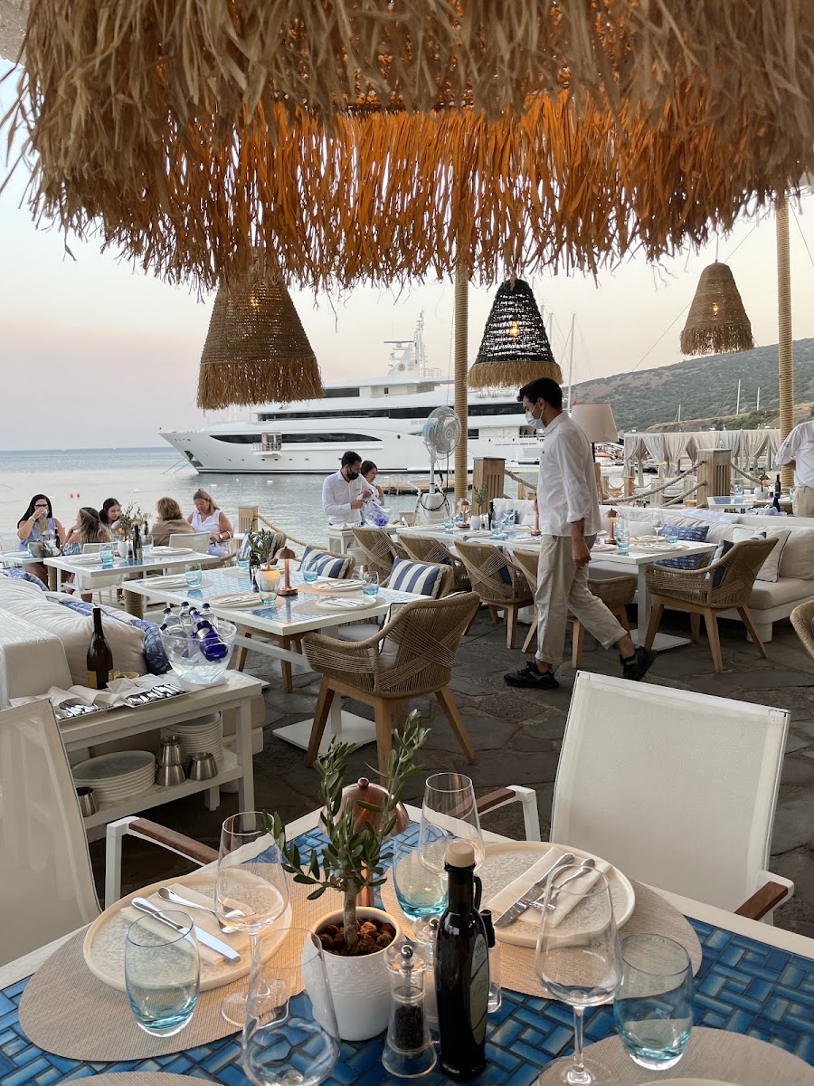 Barbarossa Beach & Grill Restaurant — photo 2