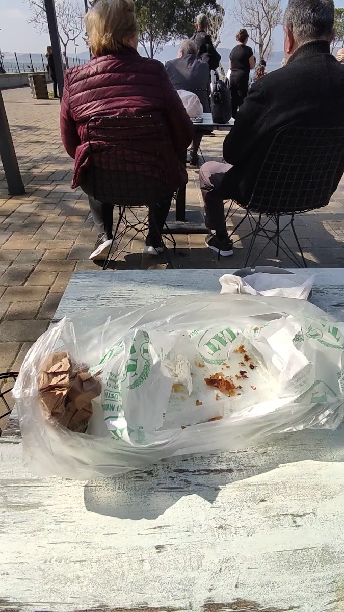 Barış Kafe - Çanakkale Deniz Gezmiş Parkı — fotoğraf 3