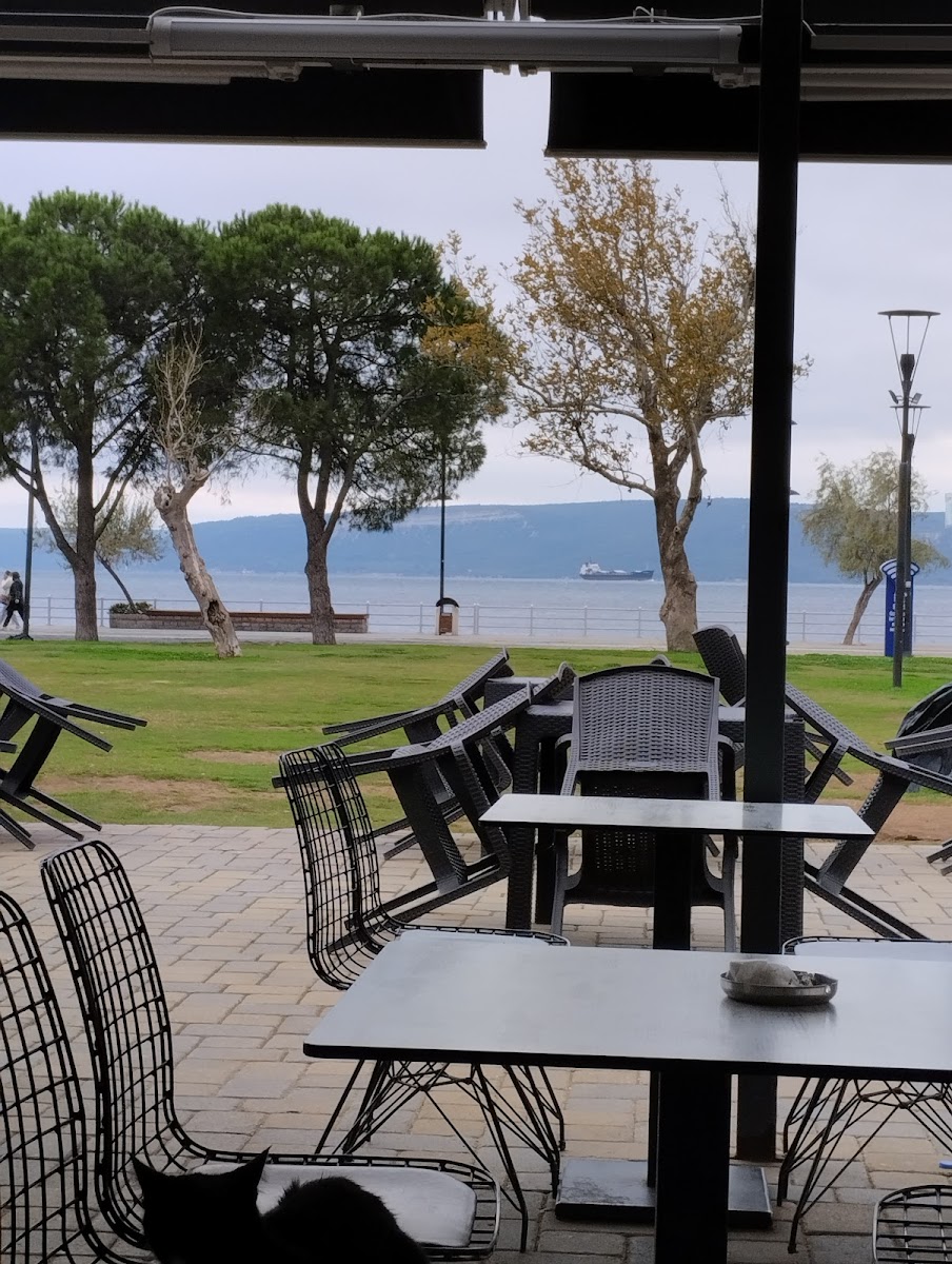 Barış Kafe - Çanakkale Deniz Gezmiş Parkı — fotoğraf 5