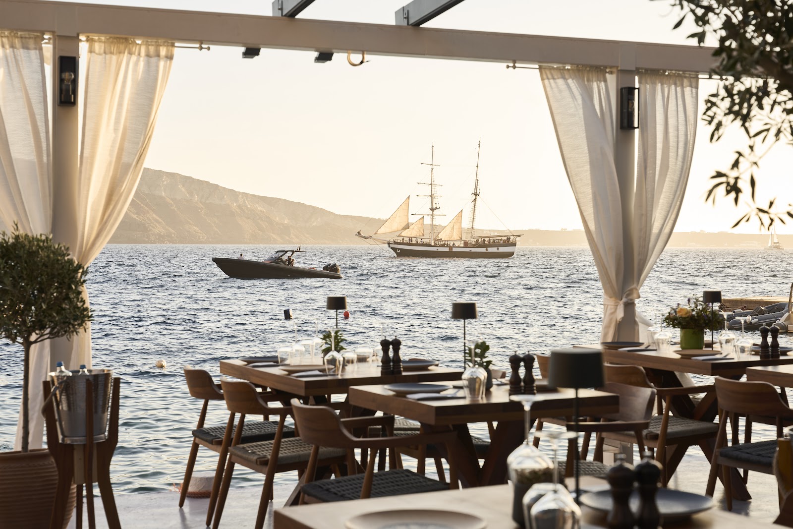 Basalt Restaurant | Ammoudi Bay Santorini — photo
