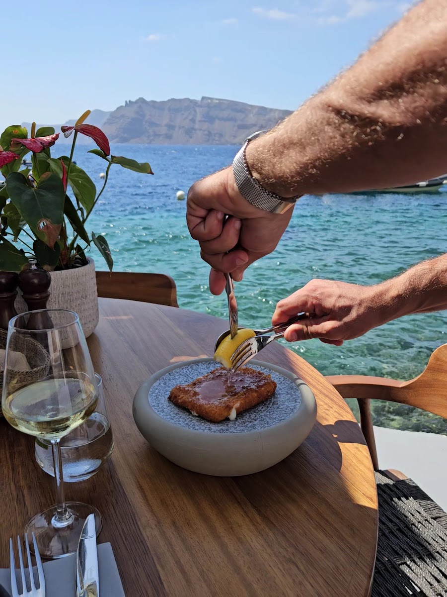 Basalt Restaurant | Ammoudi Bay Santorini — photo 3