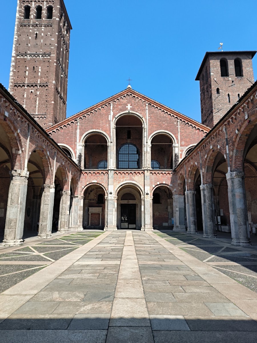 Basilica of Sant'Ambrogio — photo