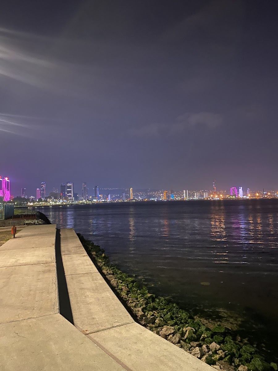 Bayraklı Sahil — fotoğraf 2