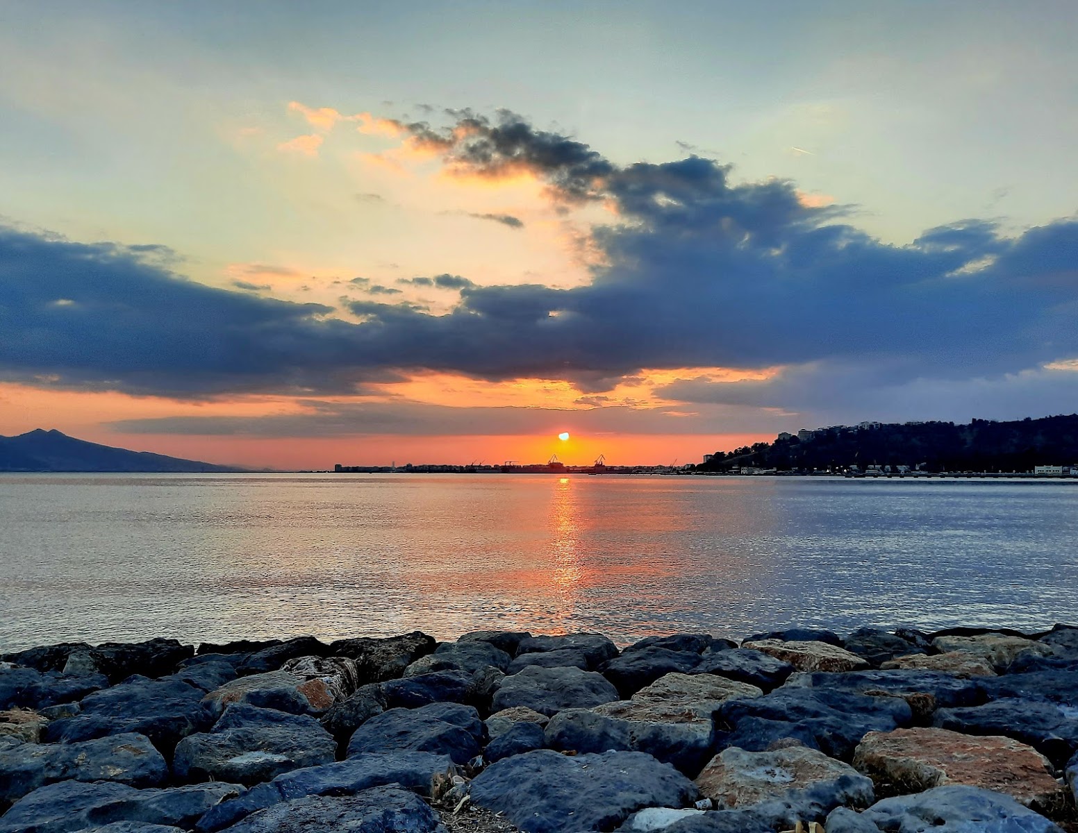 Bayraklı Sahil — fotoğraf 4