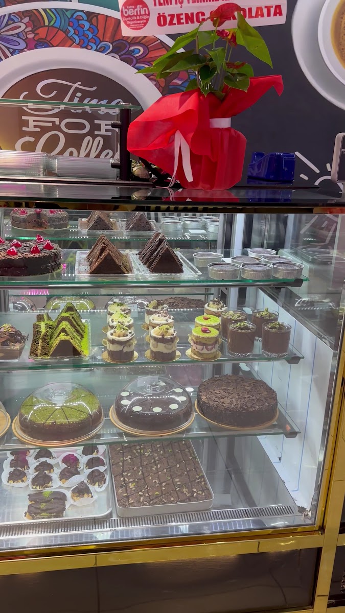 Begonvil Garden Cafe Kahvaltı Tatlı — fotoğraf 3