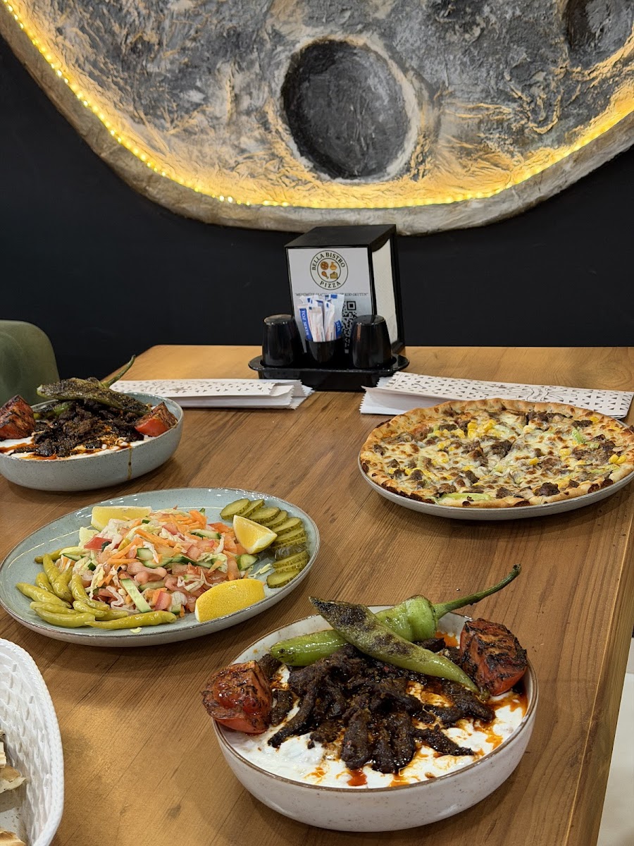Bella bistro pizza — fotoğraf 2