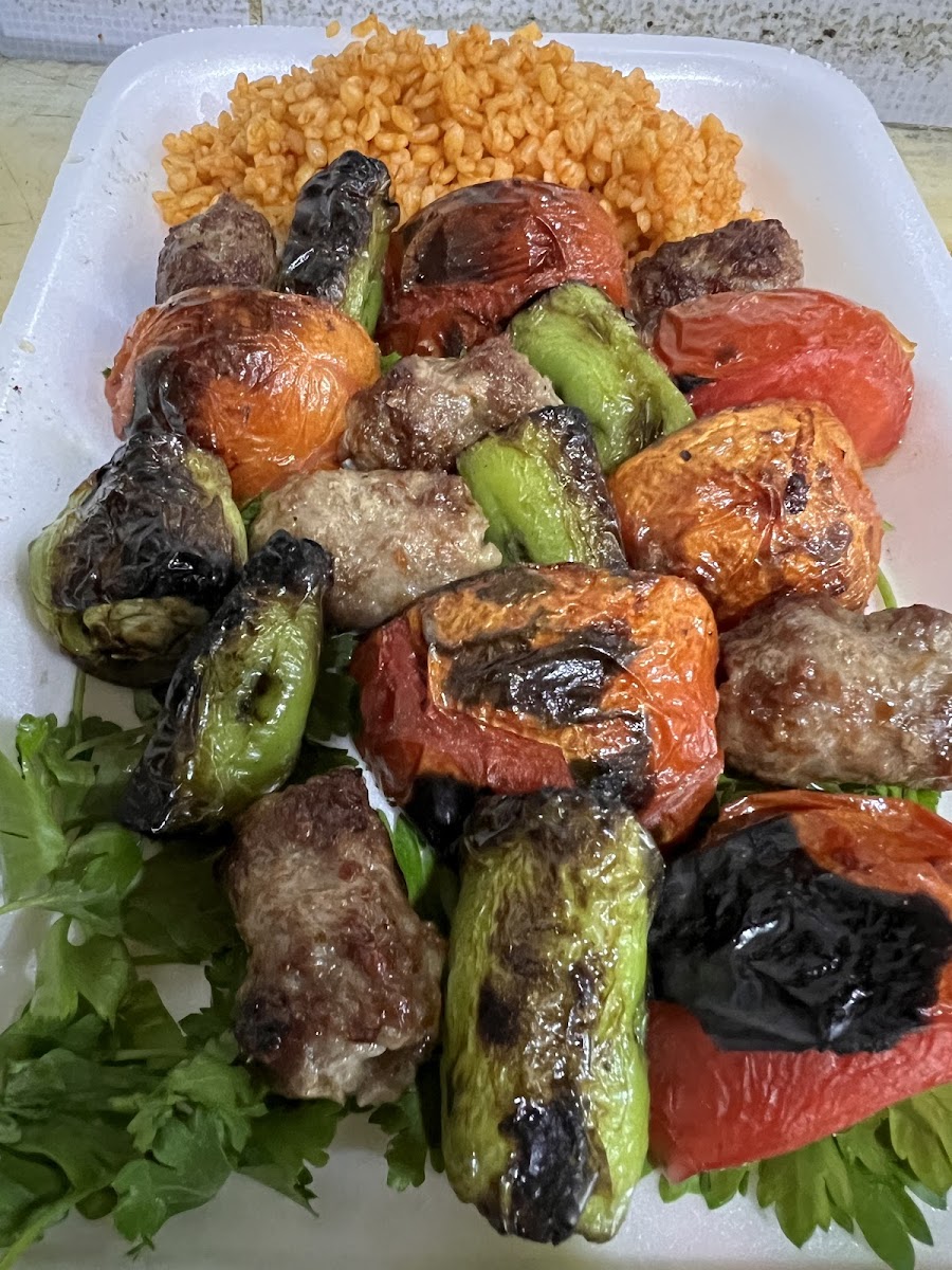 Beyzade Lahmacun Pide Izgara Ve Çomlek Tava Salonu — fotoğraf 5