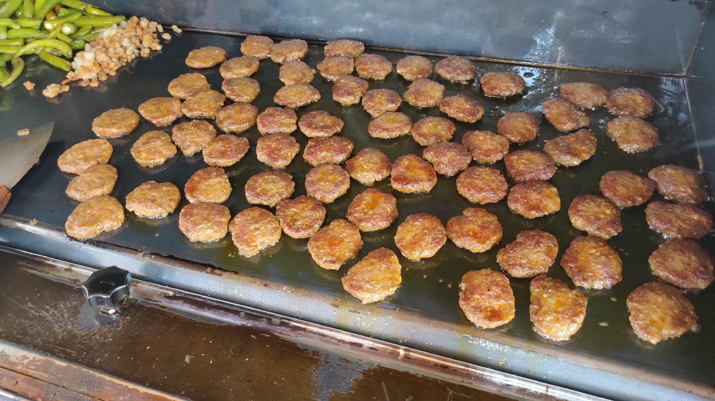 Bizim Meraklı köfteci Fevzi usta — fotoğraf 4