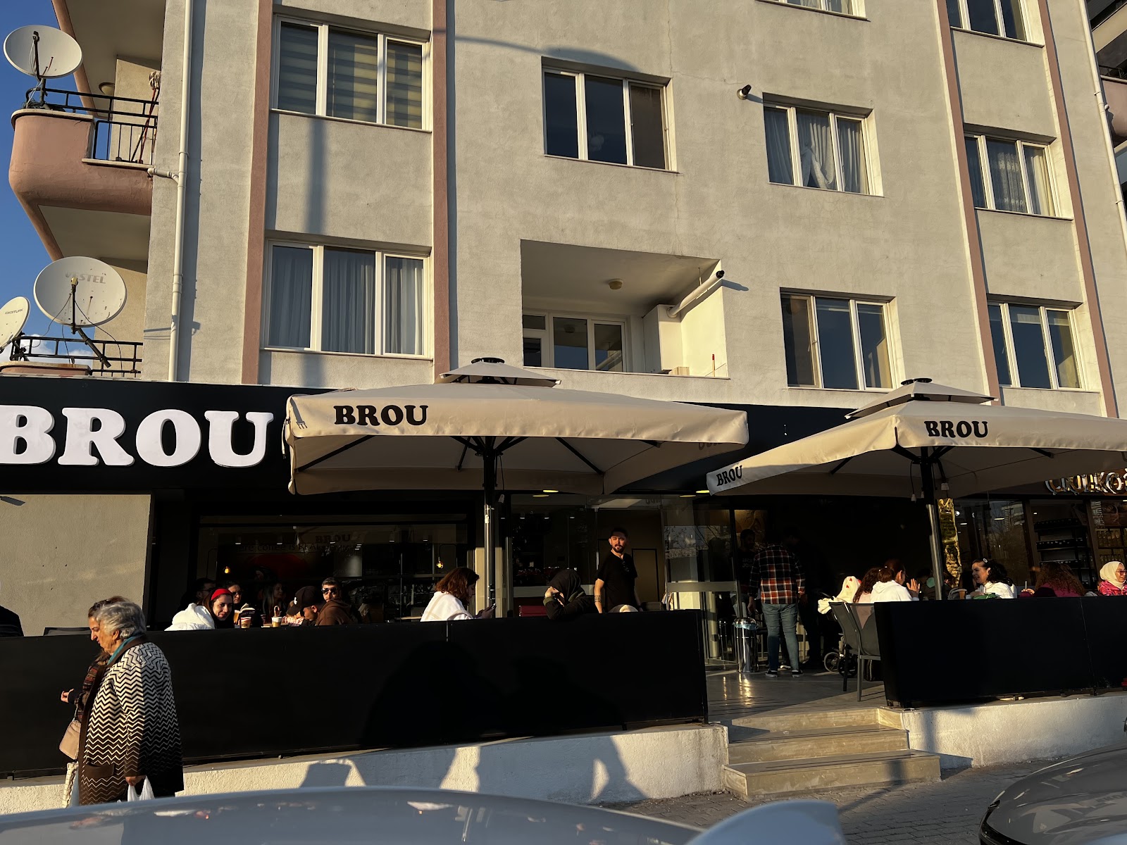 BROU — fotoğraf