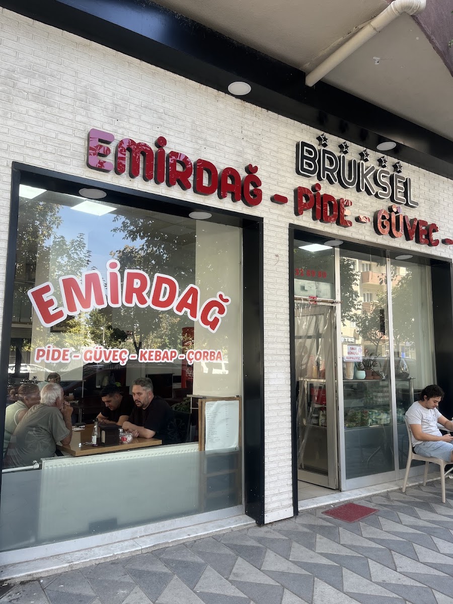 BRUKSEL EMİRDAĞ PİDE GÜVEÇ — photo
