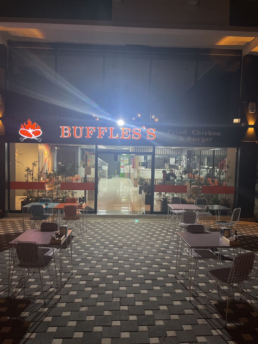 BUFFLES'S fried chicken & burger — fotoğraf