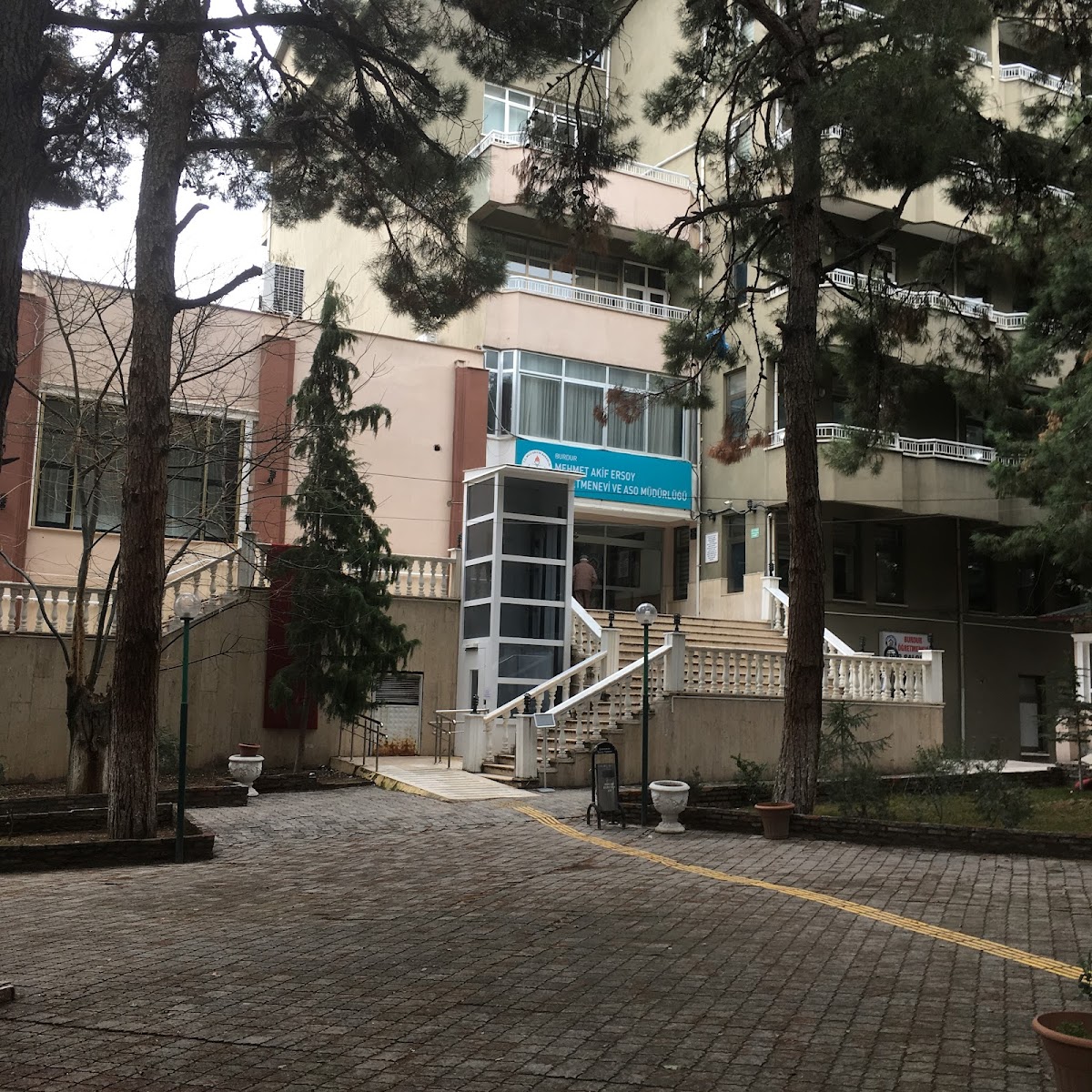 Burdur Öğretmenevi — fotoğraf
