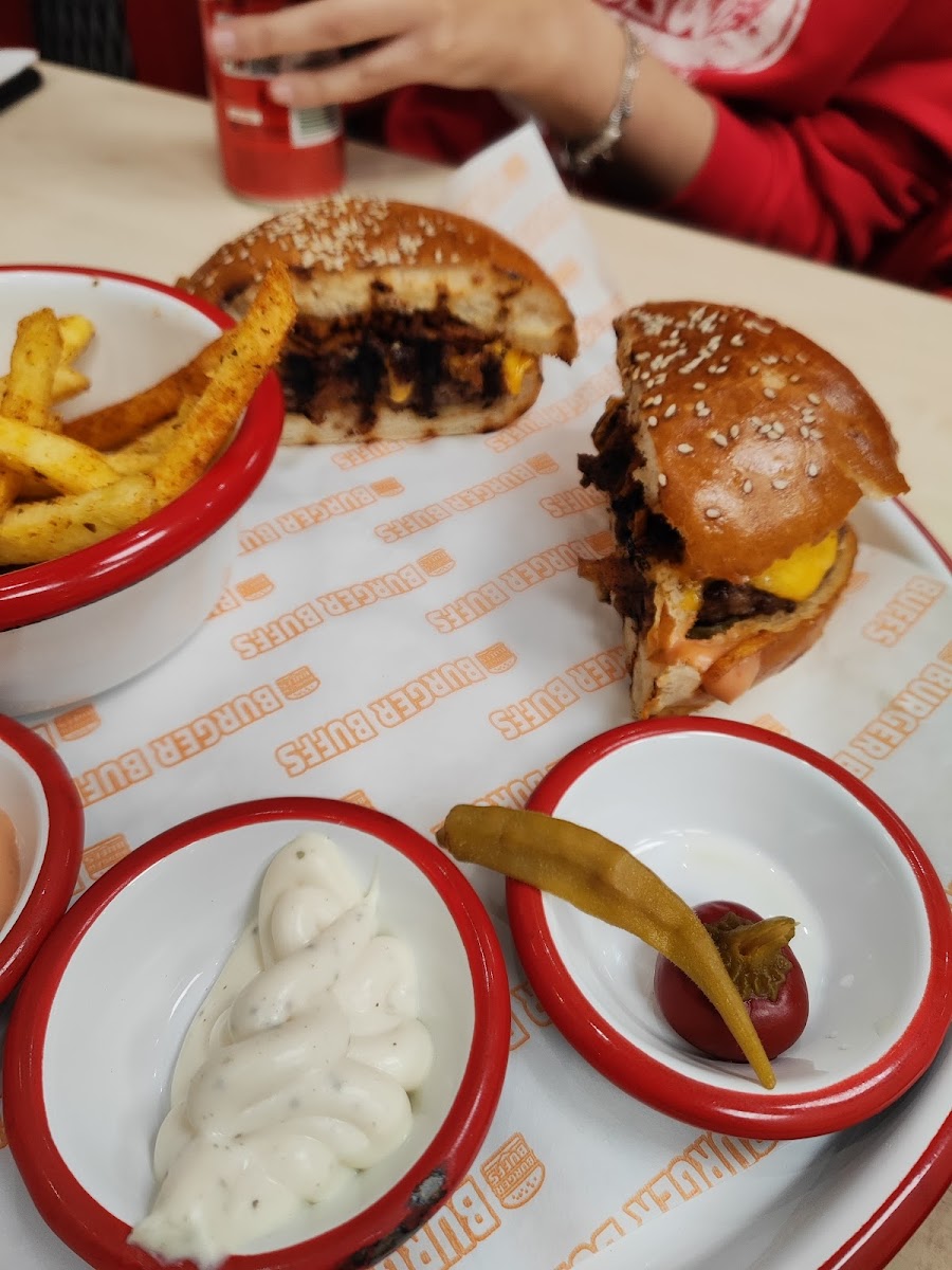Burger Buffs Cumhuriyet Şubesi — fotoğraf 3
