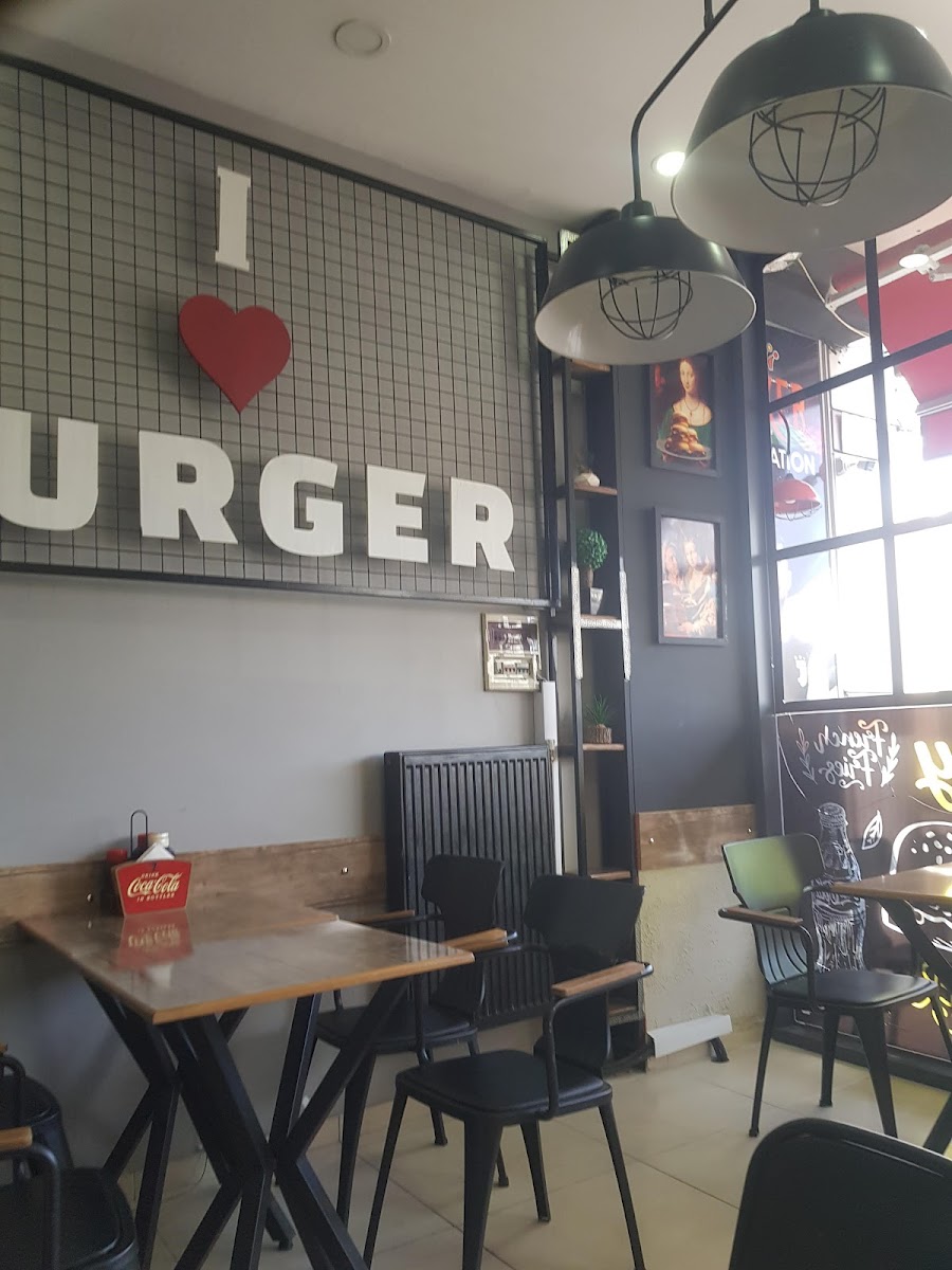 Burger Buffs Cumhuriyet Şubesi — fotoğraf 4