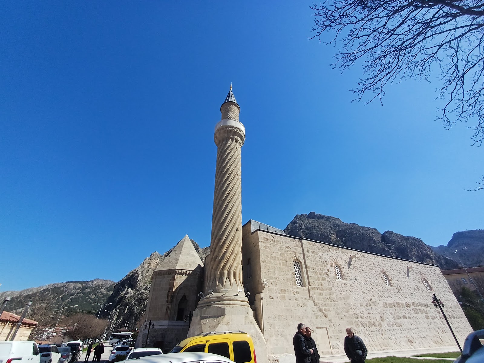 Burmalı Minare Cami — fotoğraf 2