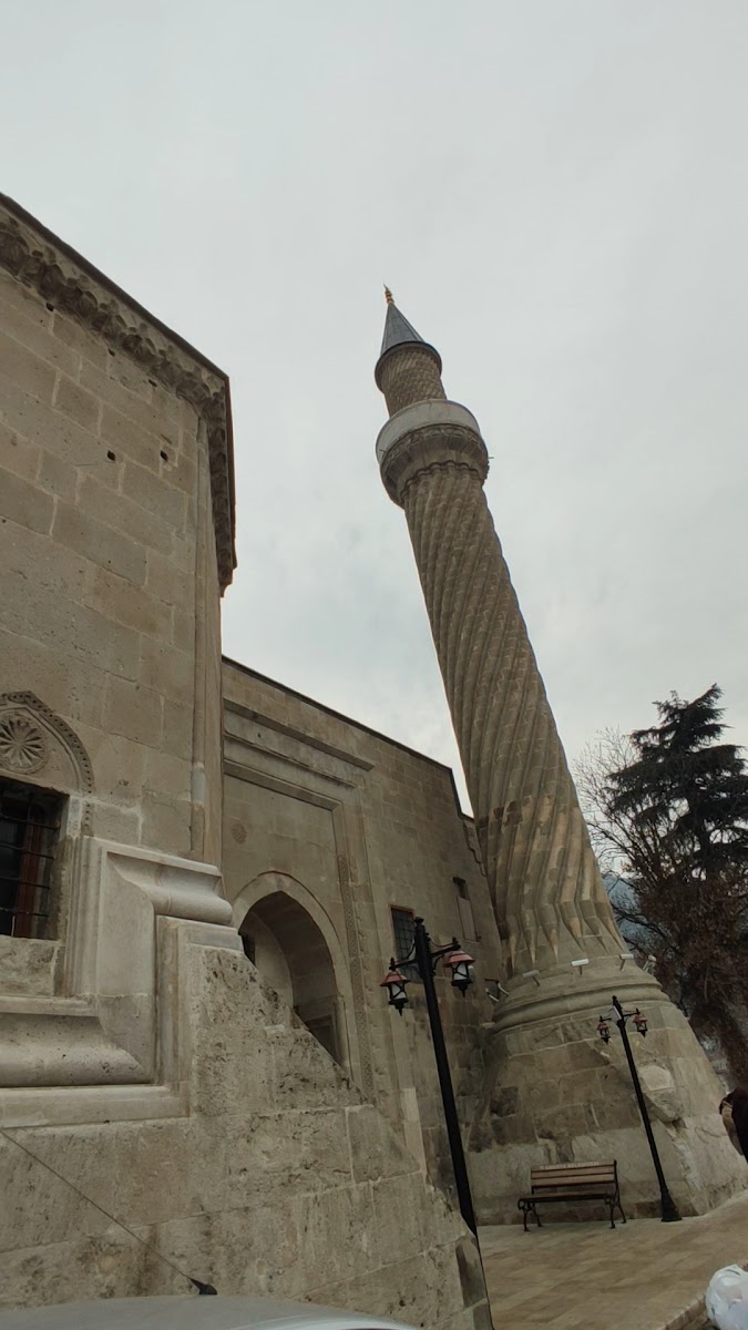 Burmalı Minare Cami — fotoğraf 3