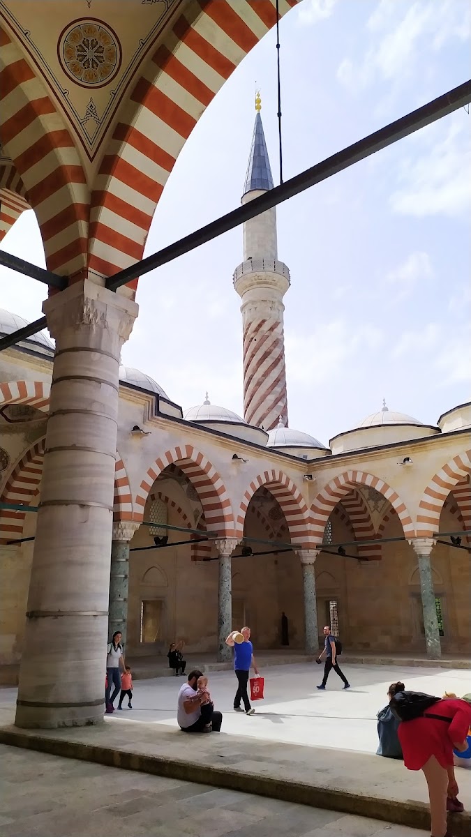 Burmalı (Üç Şerefeli) Cami — fotoğraf 4