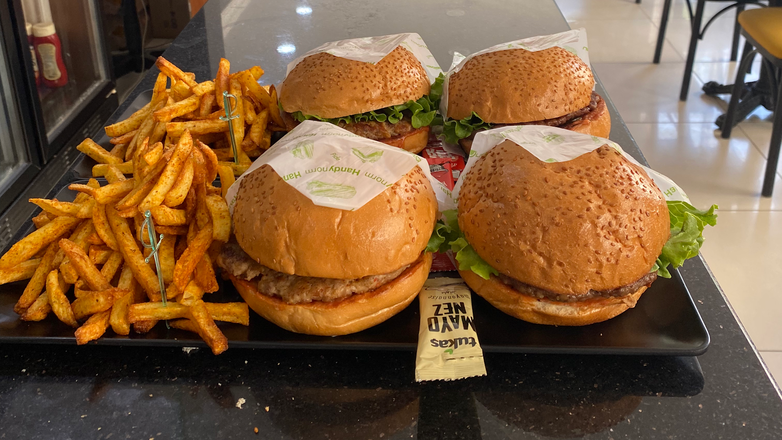Caf6 Burger — fotoğraf