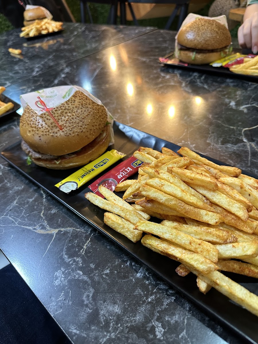 Caf6 Burger — fotoğraf 2