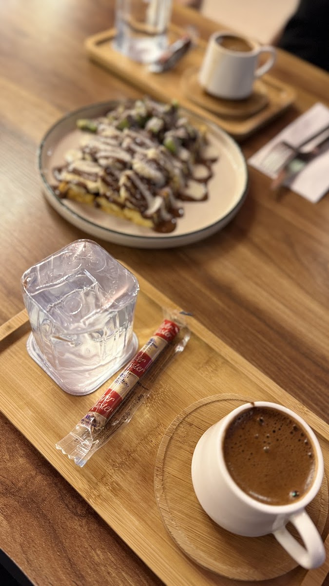 CAFE FLORA & ÇİKOLATA — fotoğraf 4