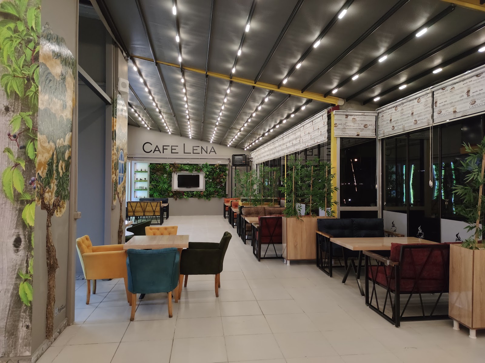 Cafe LENA — fotoğraf