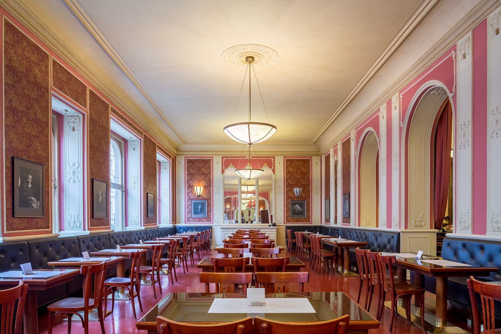 Café Louvre — photo