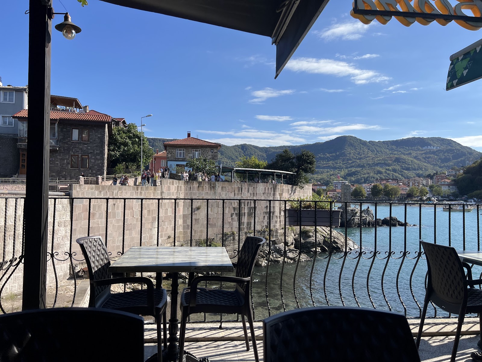 Cafe N Bistro & Pub — fotoğraf