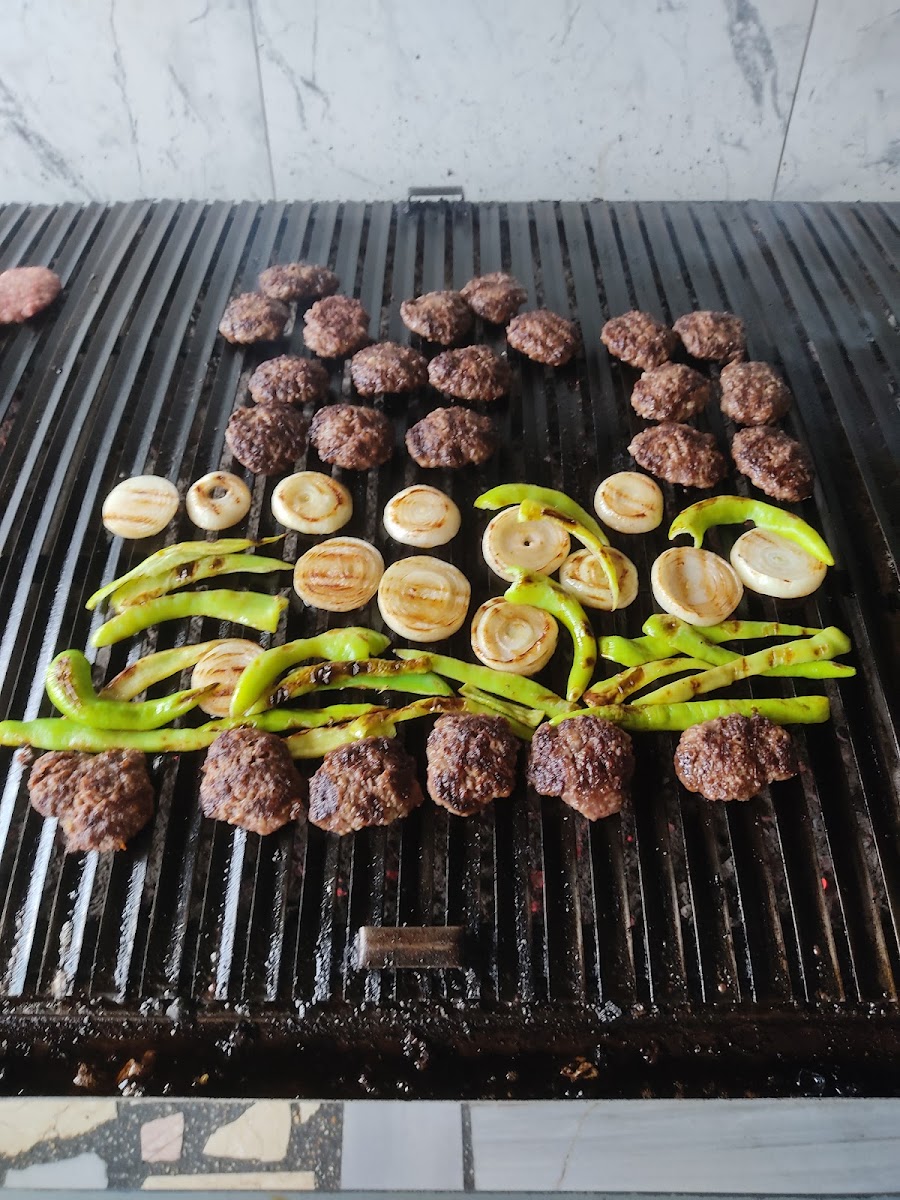 Camili Köfte Salonu - Ömer Usta'nın Yeri — fotoğraf 4
