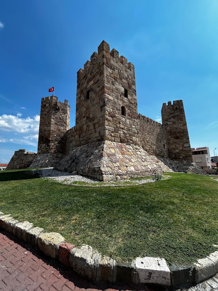 Çandarlı Kalesi — fotoğraf 1