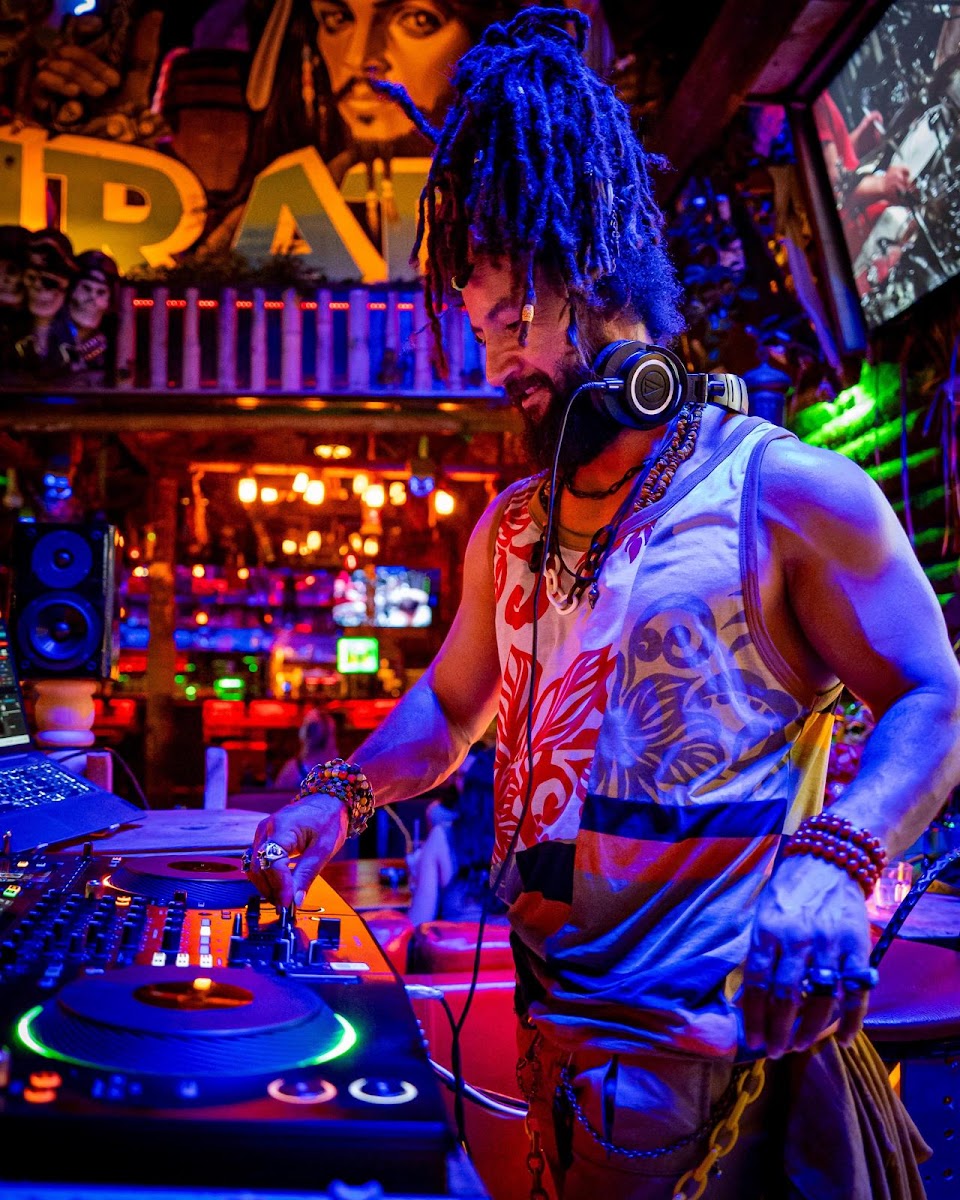 Captain Pirate Restaurant Bar — photo 11