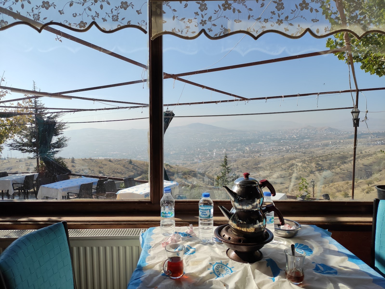 Çara Et Lokantası Ve Kahvaltı Salonu — fotoğraf