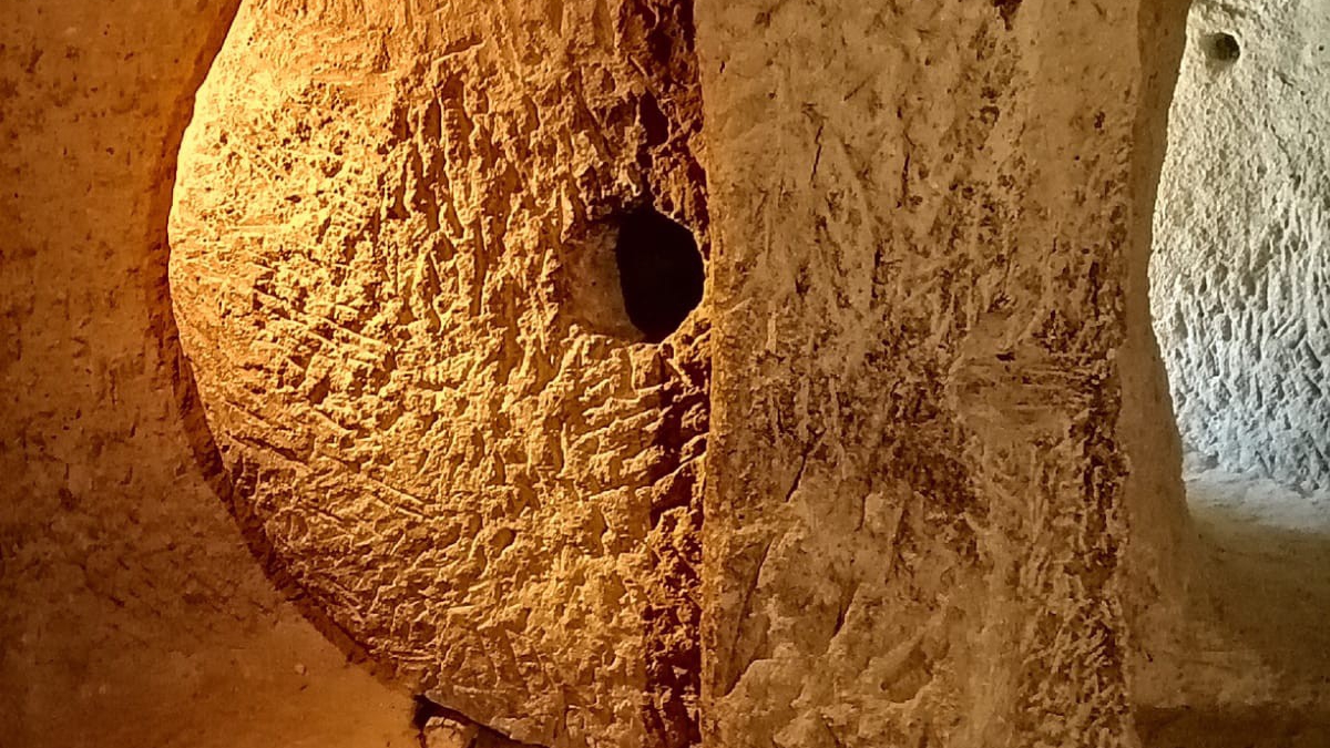 Çardak Saray Yeraltı Evi Underground cıty — fotoğraf