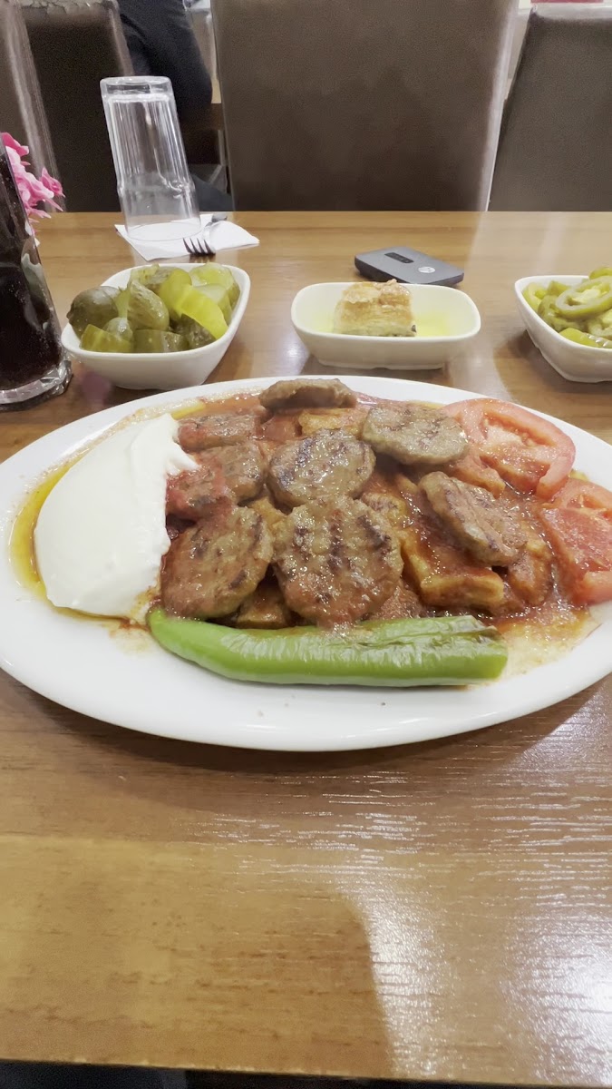 Çarşıbaşı Kayhan Pideli Köfte — photo 4