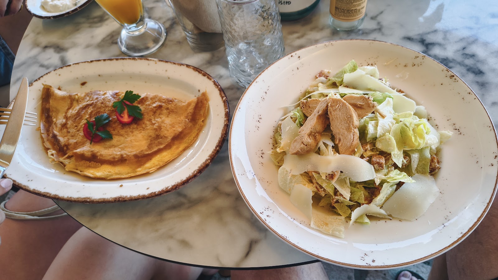 Cavos Cafe Bar Bistro — photo 2