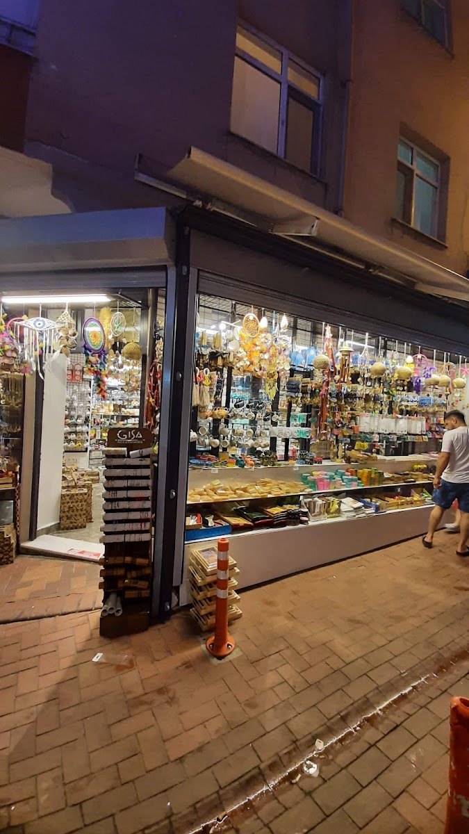 Çekiciler Çarşısı — fotoğraf 1