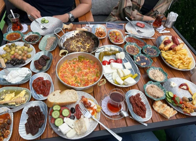 Cemrem Şarkuteri Kahvaltı & Cafe — fotoğraf 3
