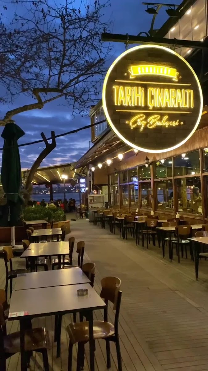 Çengelköy Tarihi Çınaraltı — fotoğraf 2