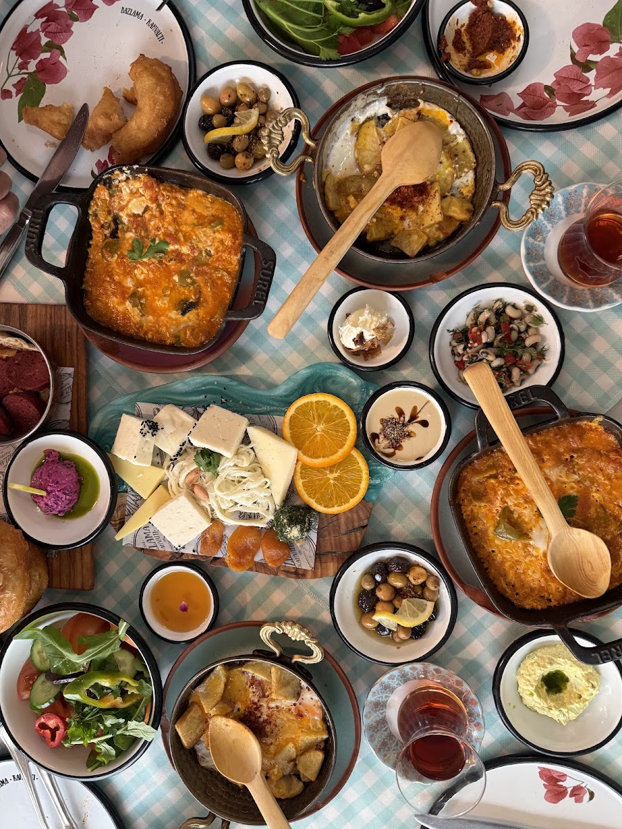 Çeşme Bazlama Kahvaltı Nişantaşı 2 — fotoğraf 5