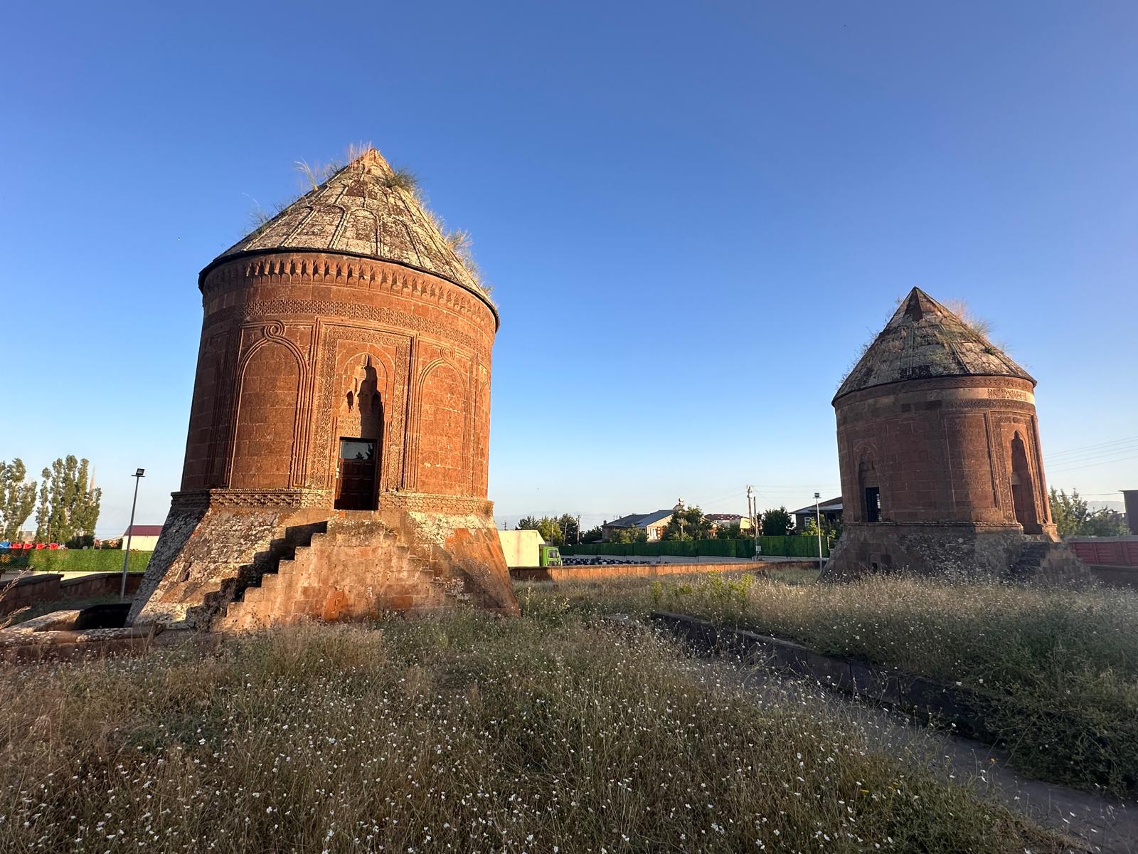 Çifte Kümbetler — fotoğraf 1