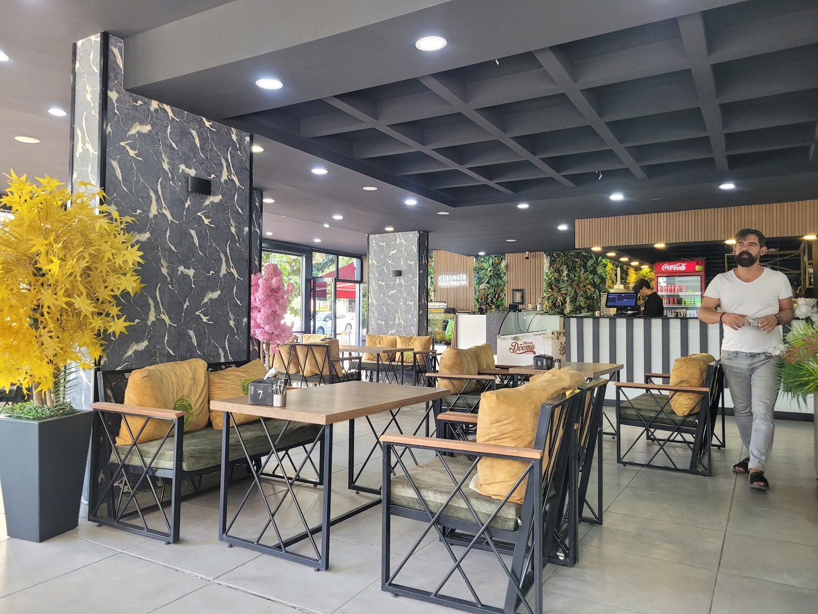 CİHANGİR CAFE RESTAURANT — fotoğraf 4