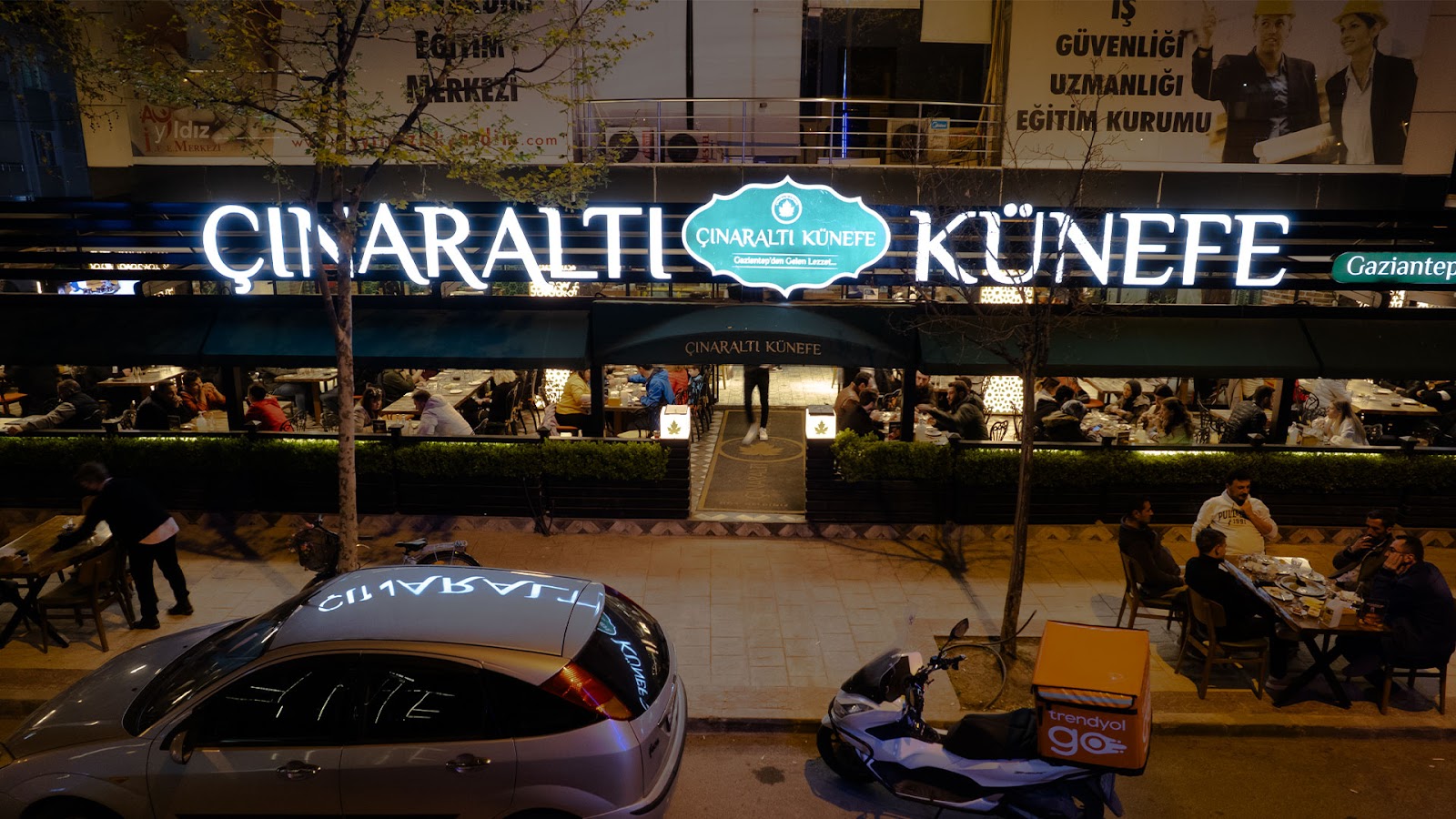 Çınaraltı Künefe & Kahvaltı — fotoğraf