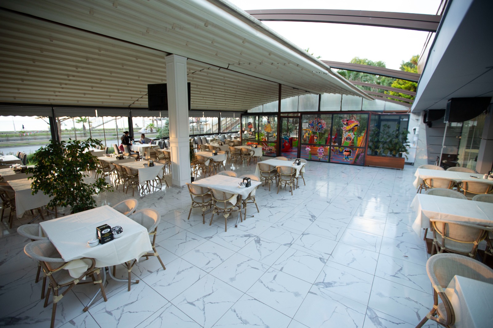 Çınaraltı Restoran — fotoğraf 1