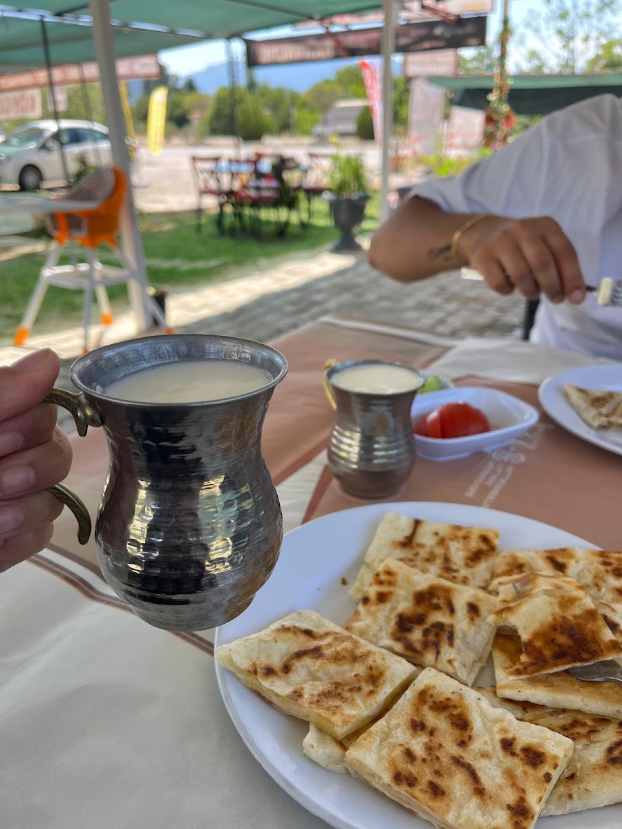 CIZBIZ GÖZLEME & köy kahvaltısı, saç kavurma, yayık ayran — fotoğraf 5