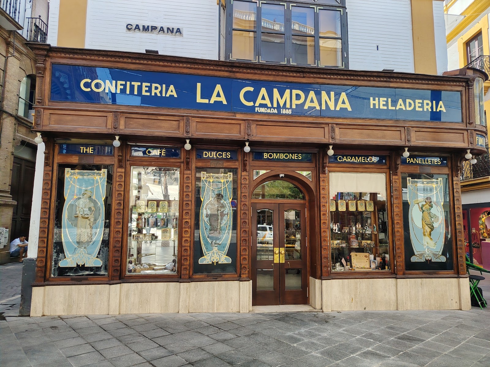Confitería La Campana — photo 2