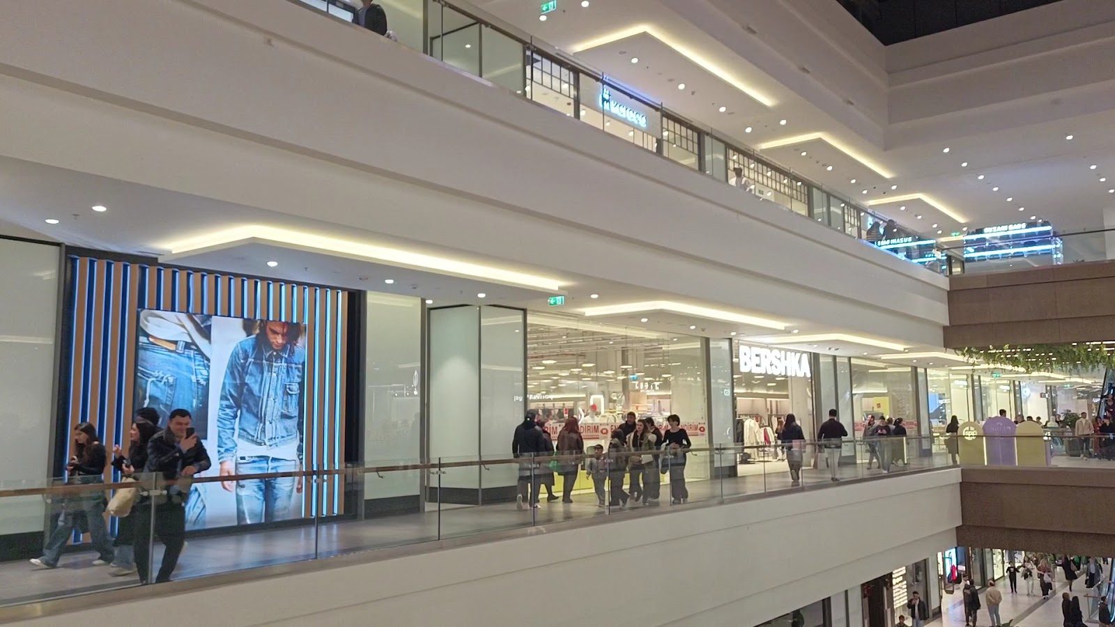 Crescent Mall — fotoğraf 3