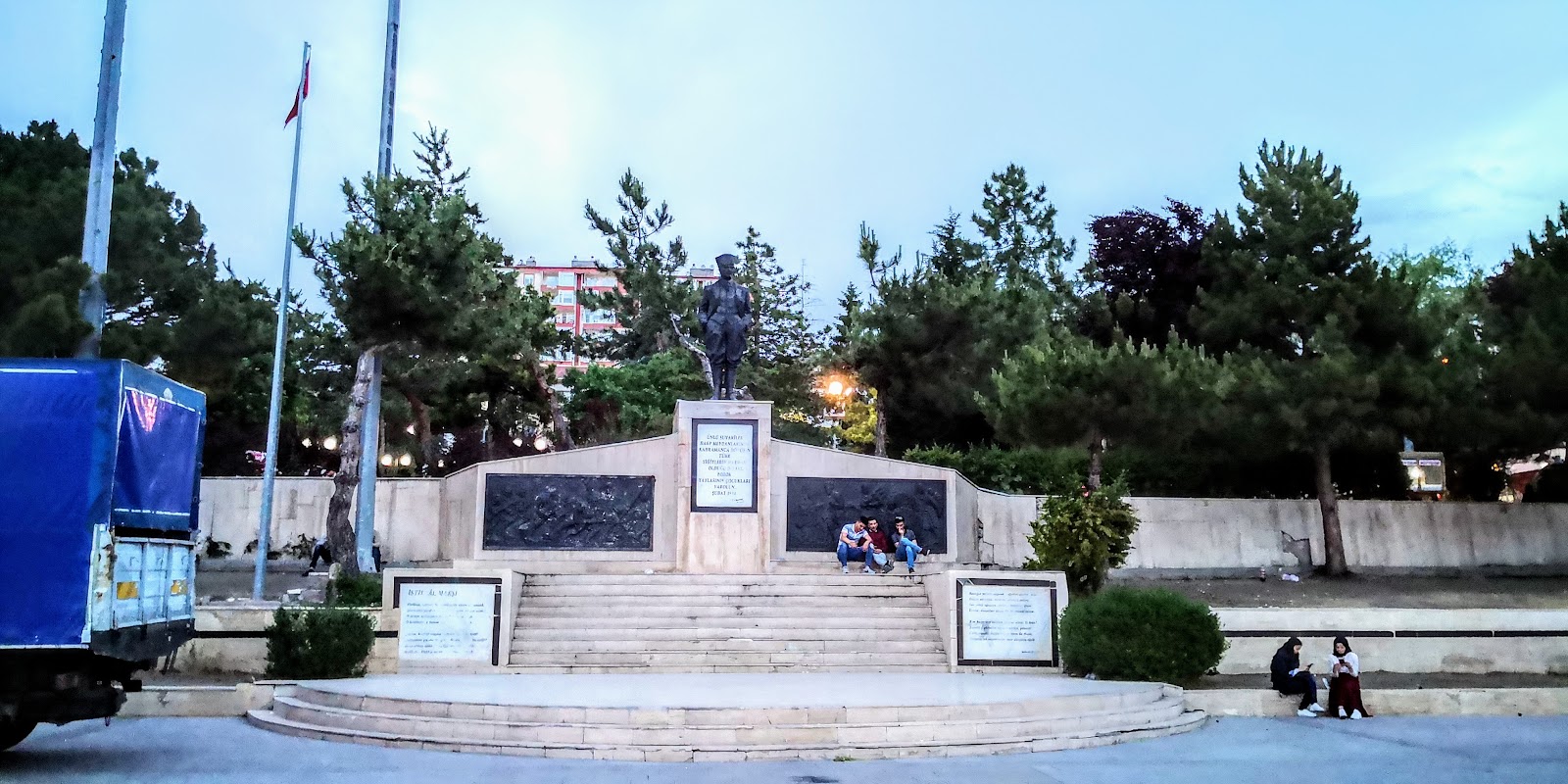 Cumhuriyet Parkı — fotoğraf 2