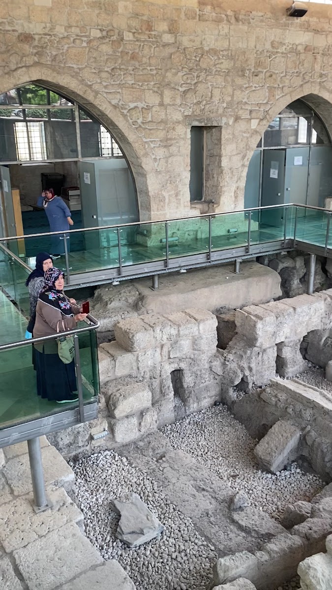 Danyal Peygamber Kabri - Makam-ı Şerif Câmi — photo 3